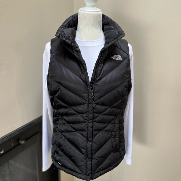 NORTH FACE DOWN VEST - Picture 4 of 12